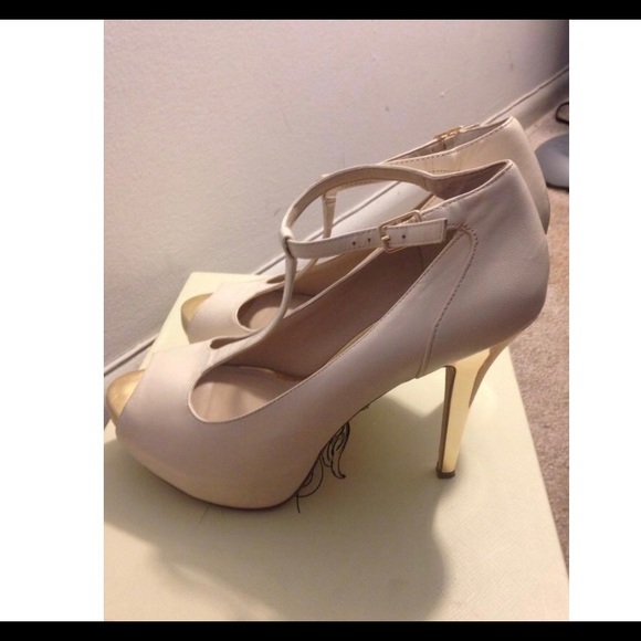 Inc International Concepts Cream Sexy pumps - Picture 2 of 3